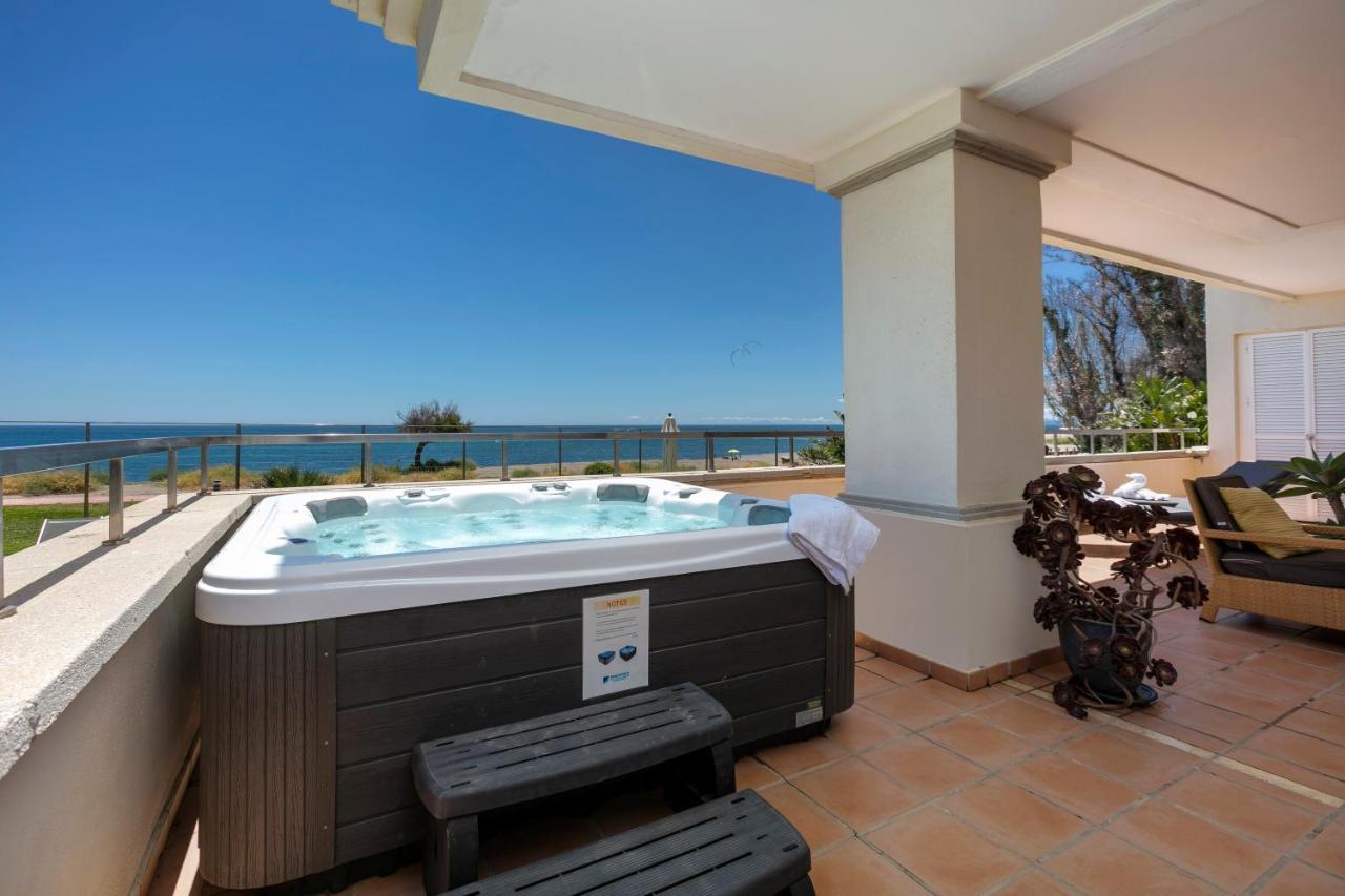 Appt 401-3-Bed-Heaven Beach-Paseo-All Year Heated Pool-Free Bikes Estepona Exteriör bild