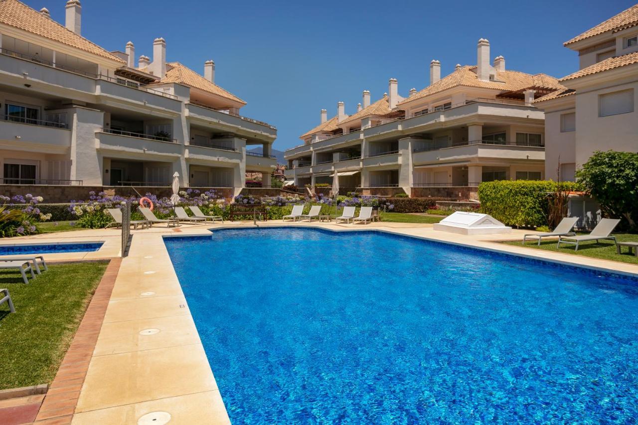Appt 401-3-Bed-Heaven Beach-Paseo-All Year Heated Pool-Free Bikes Estepona Exteriör bild