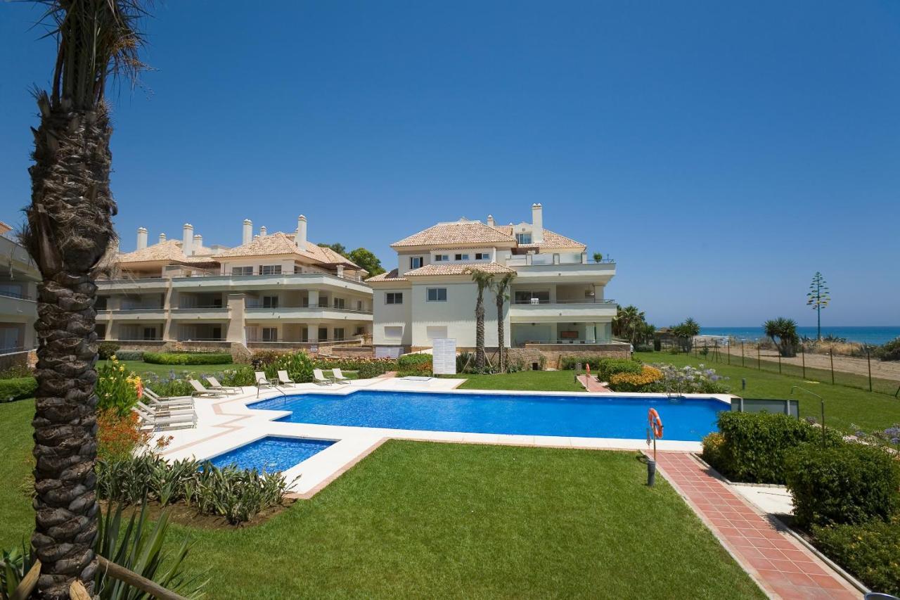 Appt 401-3-Bed-Heaven Beach-Paseo-All Year Heated Pool-Free Bikes Estepona Exteriör bild